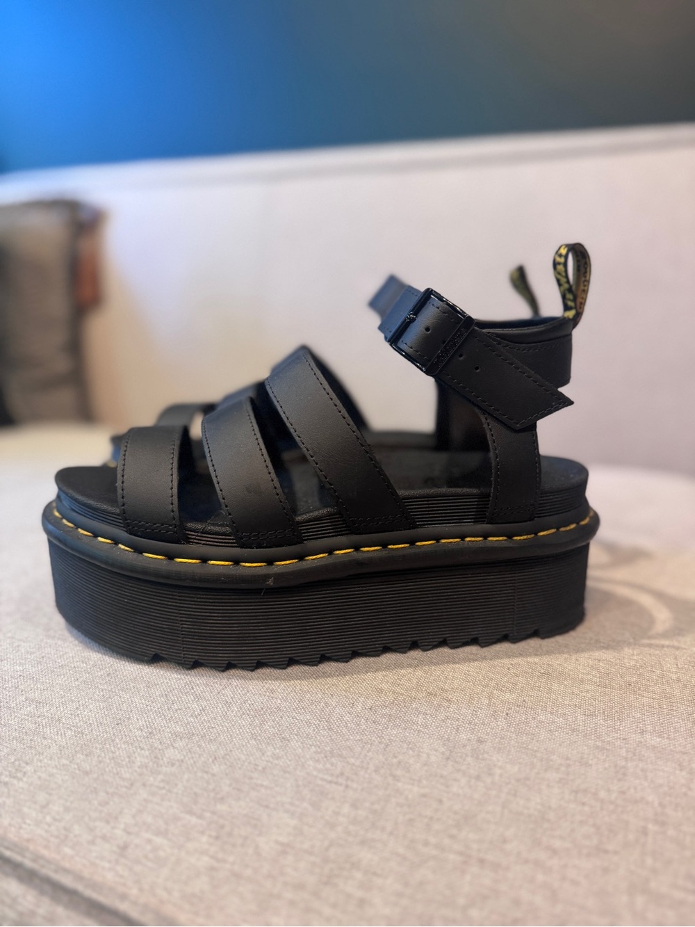 NEW Dr. Martens Blair Hydro Leather Platform Sandal in Black, Size 9